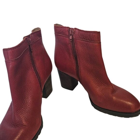 Lucky Brand Nilafa red leather booties, double zip, block heel. Size 8.5. - Picture 6 of 6